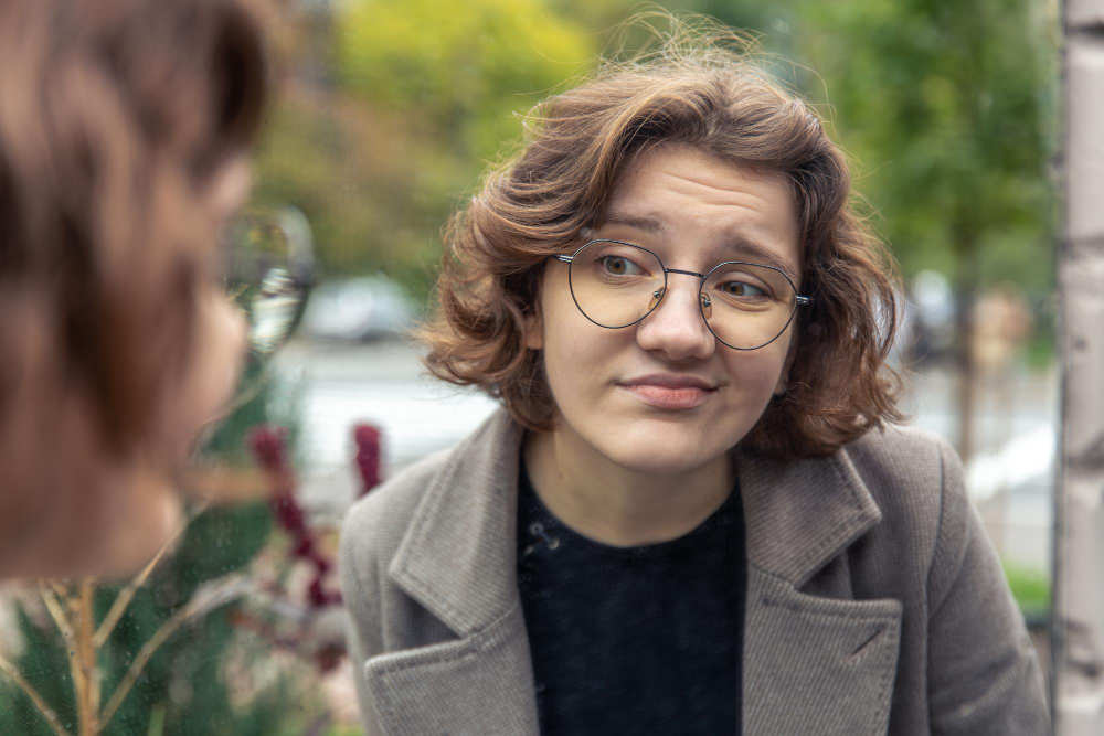 Sobrecarga sensorial, ansiedade ou burnout: como diferenciar em adultos neurodivergentes