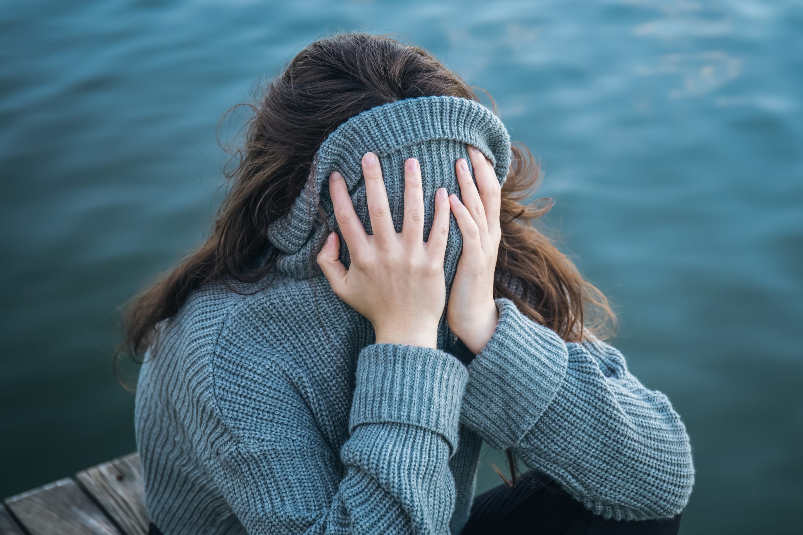 Depressão sazonal em brasileiros no exterior: o que é, sintomas e o que ajuda